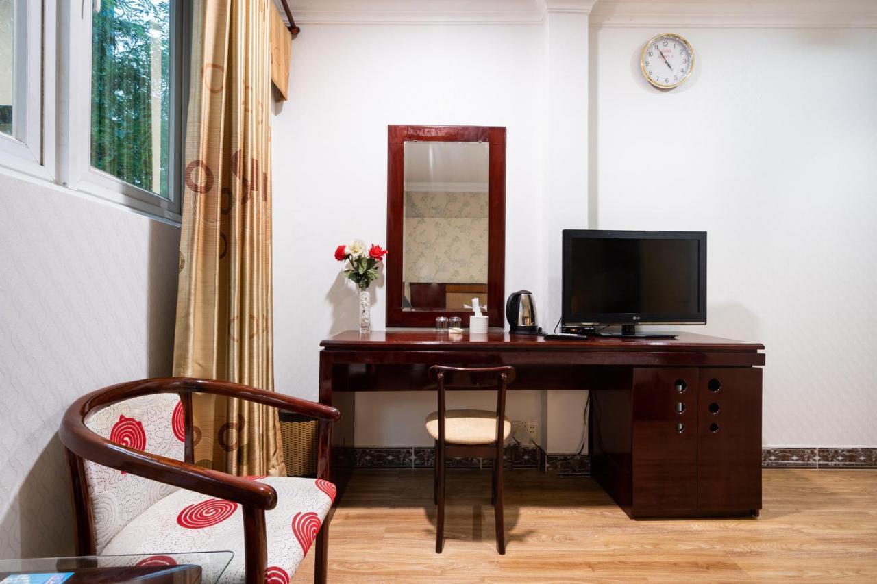 Cosmo Central Hotel Ho Chi Minh Exterior photo
