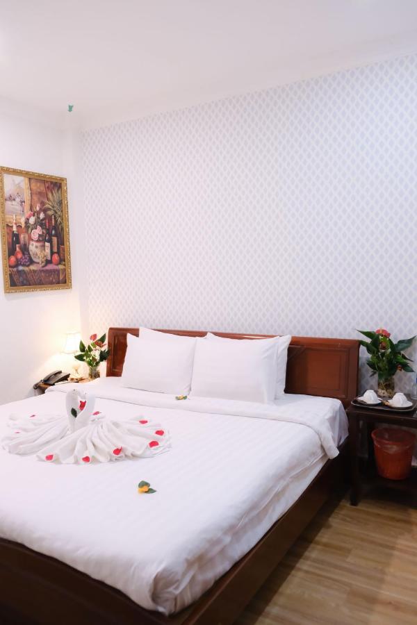 Cosmo Central Hotel Ho Chi Minh Exterior photo